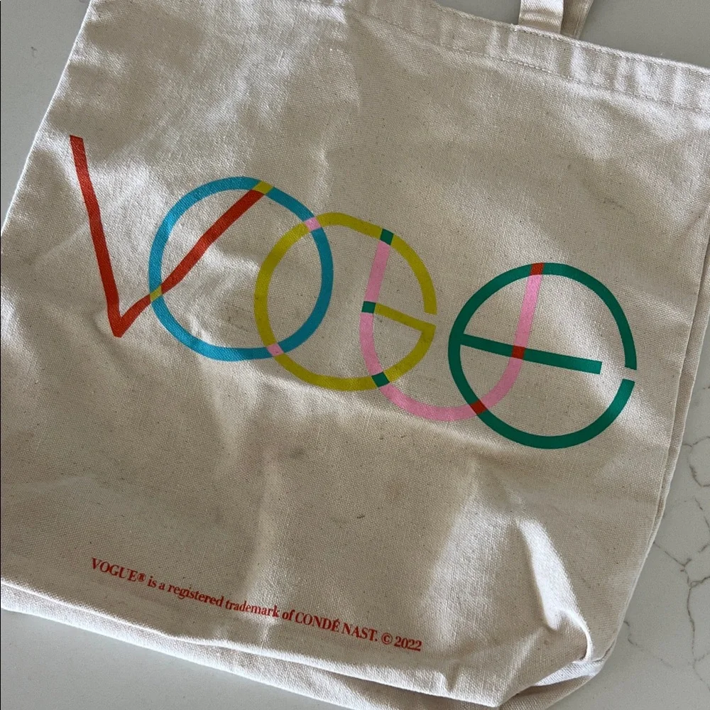Vogue Multicolor Logo Cream Tote - Picture 2 of 3